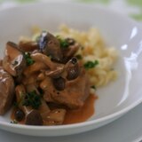 パプリカ風味の鶏肉とキノコの洋風雑煮。